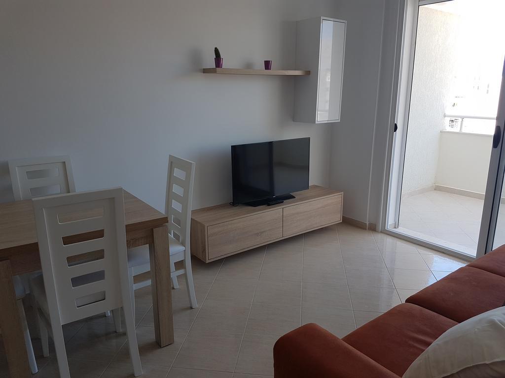 Flori Beach Apartment Radhimë Eksteriør billede