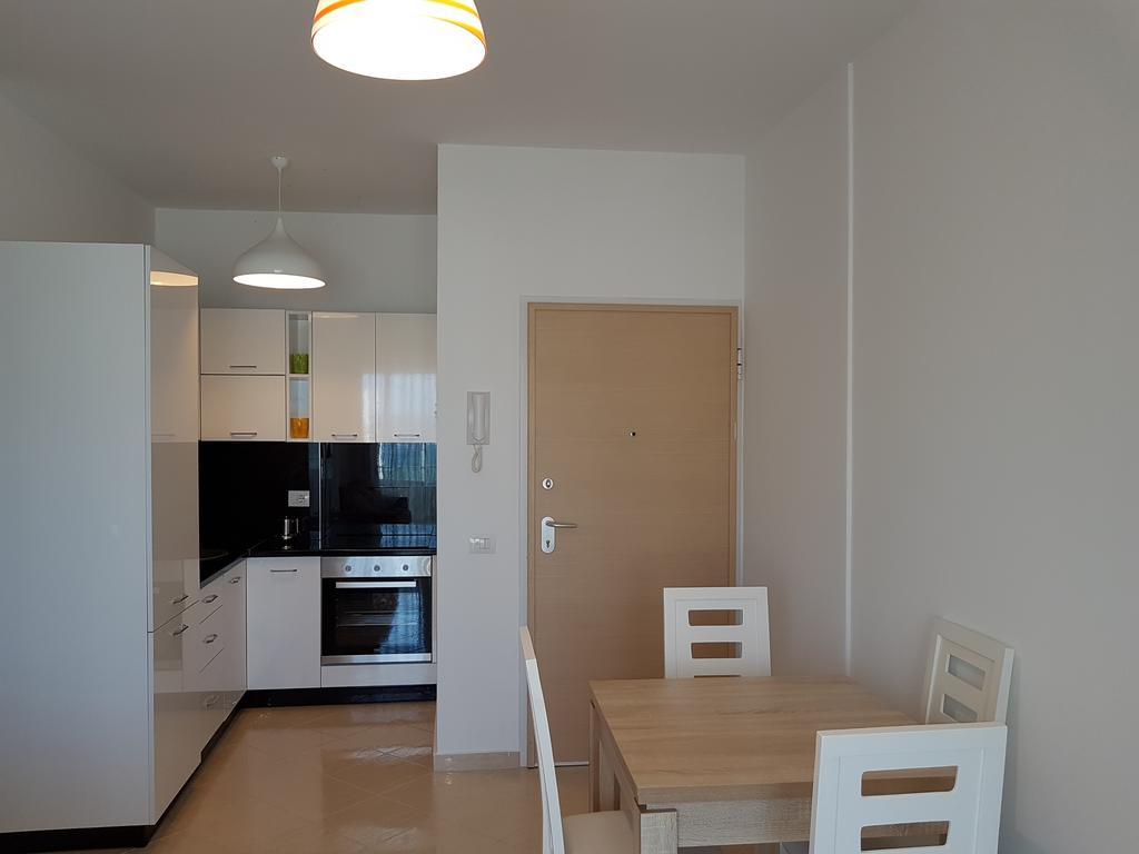 Flori Beach Apartment Radhimë Eksteriør billede